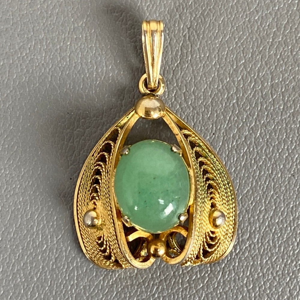 Vintage Sorrento 12K Gold Filled Filigree Green Jadeite Cabochon Charm Pendant